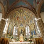 Pescara, chiesa di Sant'Antonio, abside e altare maggiore